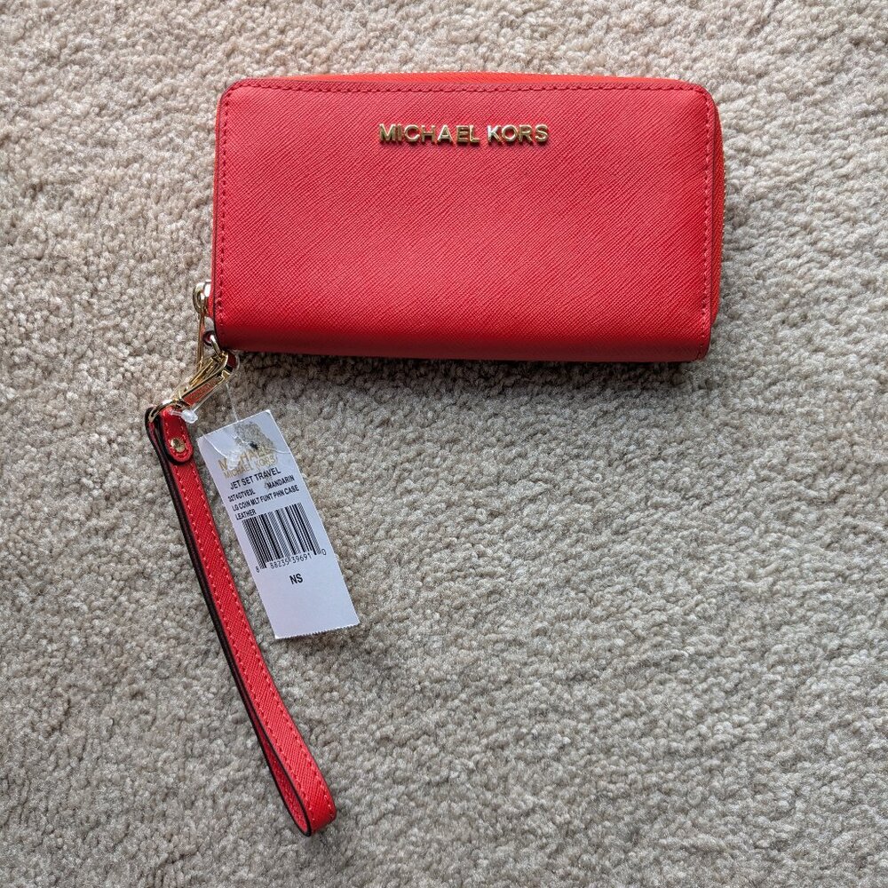 NWT Michael Kors Jet Set Signature Logo Leather Wristlet
